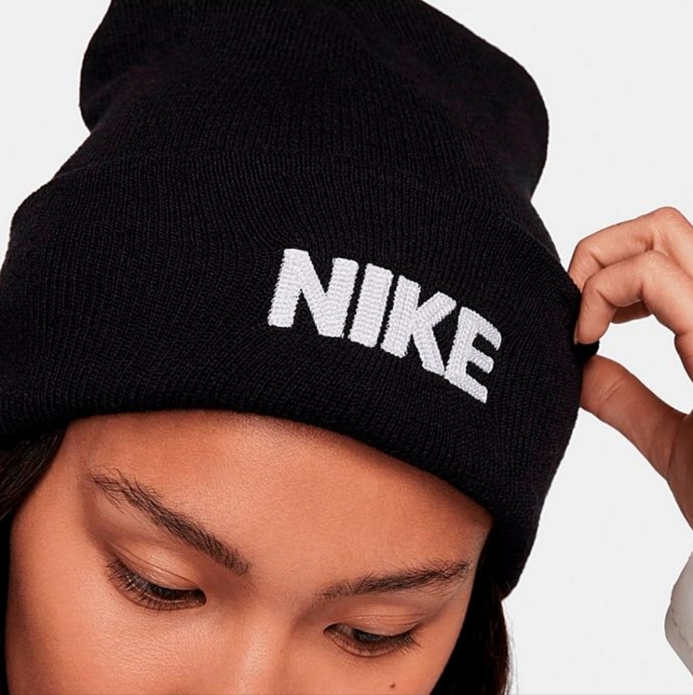 Nike sportswear new age beanie black OS cap hat nwt Sporty Streetwear